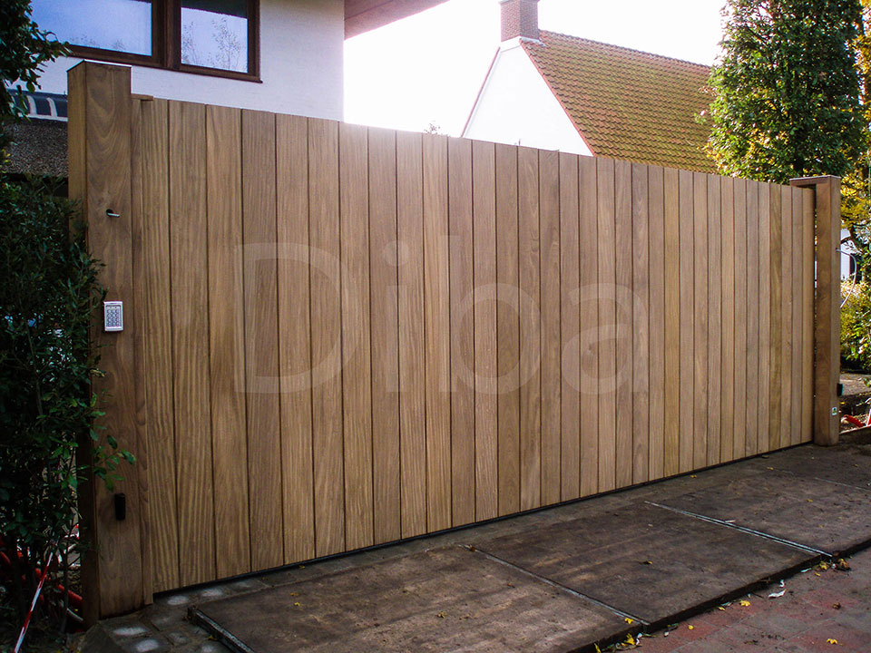 Diba houten poorten (Mol)